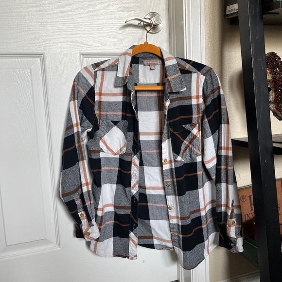 Women’s Flannel - Picture 1 of 6